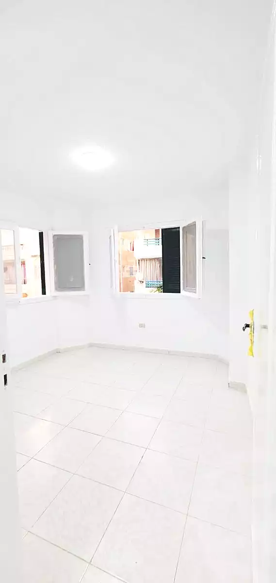 https://aqarmap.com.eg/ar/listing/7173099-for-sale-alexandria-al-agamy-shataa-el-nakheel