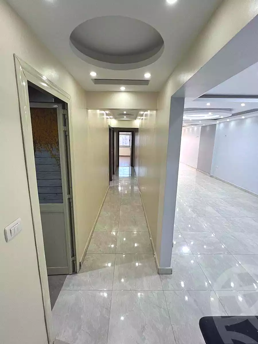 https://aqarmap.com.eg/ar/listing/7174300-for-rent-cairo-helwan-mostafa-fahmy-st