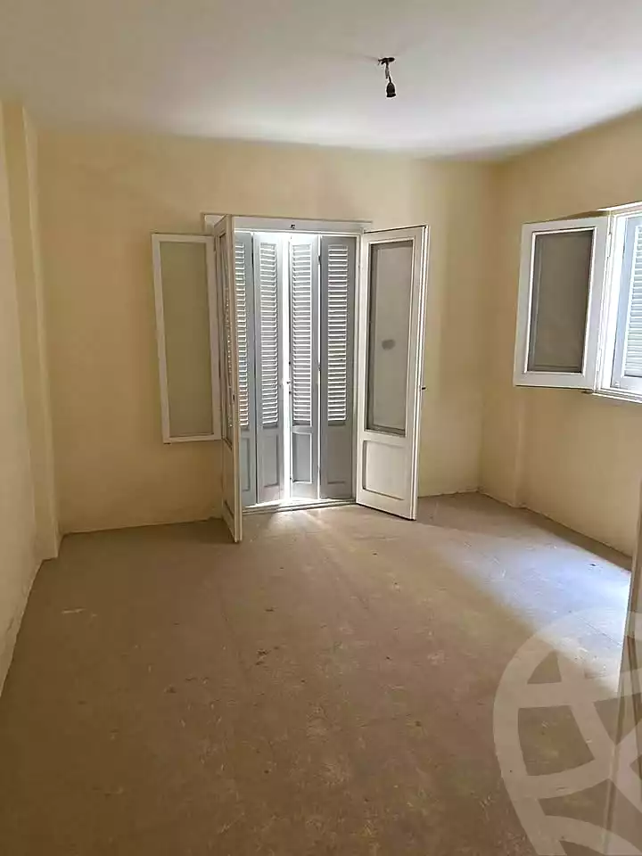 https://aqarmap.com.eg/en/listing/7174911-for-sale-alexandria-al-agamy-el-hanouvel-radwan-st