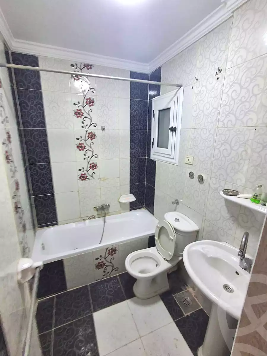 https://aqarmap.com.eg/en/listing/7175114-for-sale-alexandria-bahray-el-anfoshy-sidi-abou-warda-st