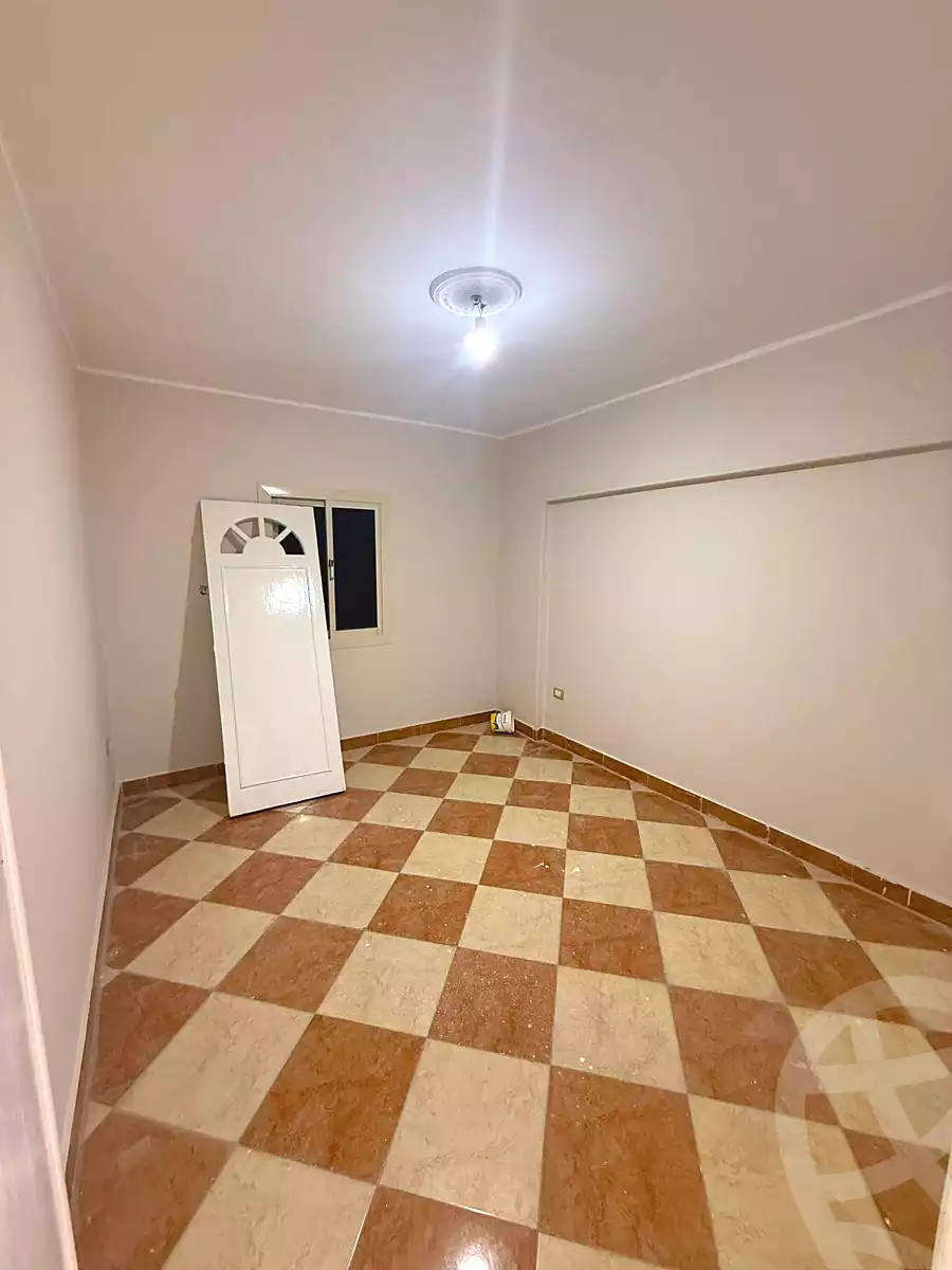https://aqarmap.com.eg/ar/listing/7176219-for-sale-cairo-helwan-helwan-el-sharkeya-latif-basha-st