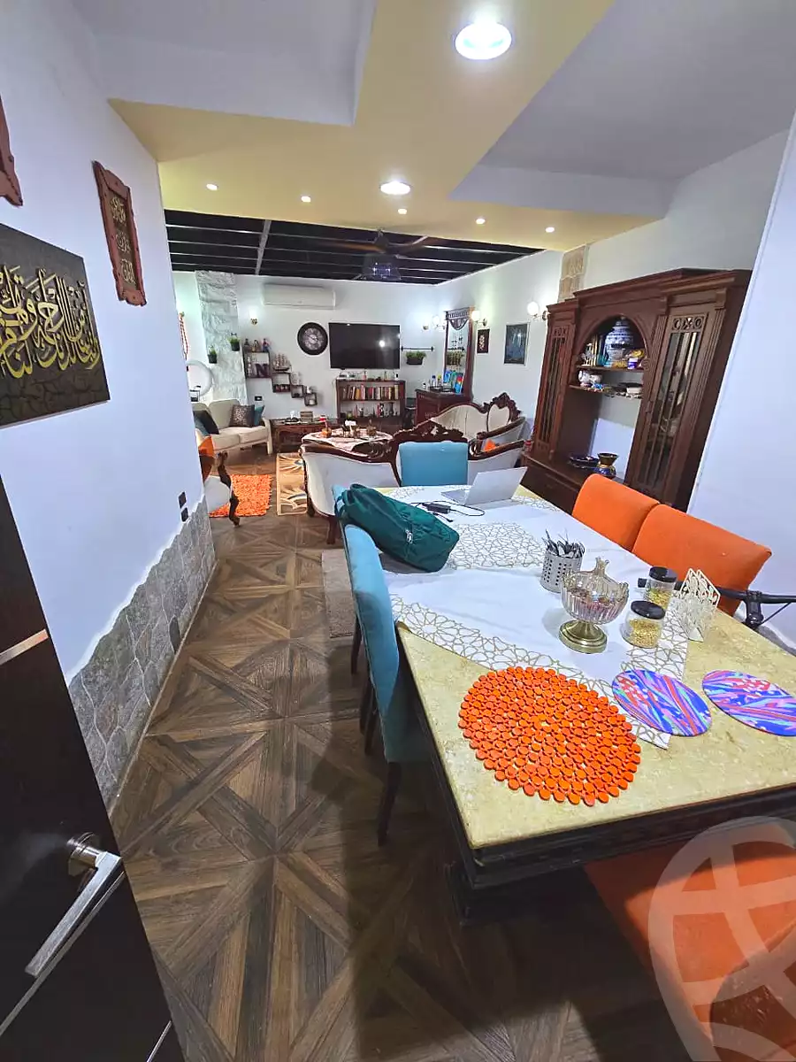 https://aqarmap.com.eg/ar/listing/7177681-for-sale-cairo-el-sheikh-zayed-city-el-hay-elasher-street-100