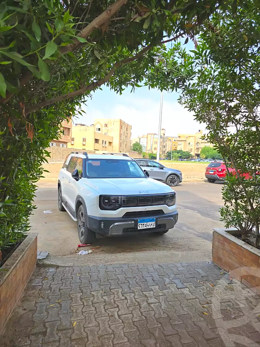 https://aqarmap.com.eg/ar/listing/7177681-for-sale-cairo-el-sheikh-zayed-city-el-hay-elasher-street-100