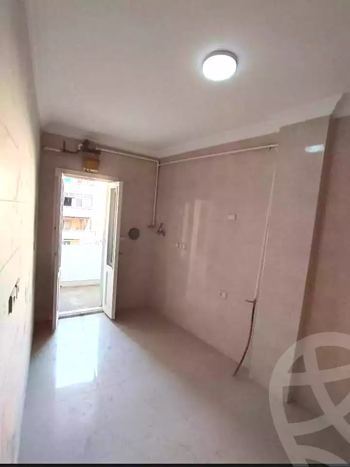 https://aqarmap.com.eg/ar/listing/7177853-for-sale-alexandria-ganaklis