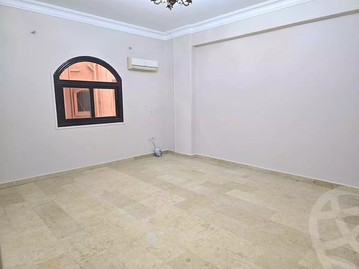 https://aqarmap.com.eg/ar/listing/7179393-for-sale-cairo-new-cairo-el-ahyaa-third-neighborhood-street-1