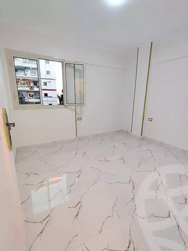 https://aqarmap.com.eg/ar/listing/7179423-for-sale-alexandria-el-asafra-l-sfr-bhry