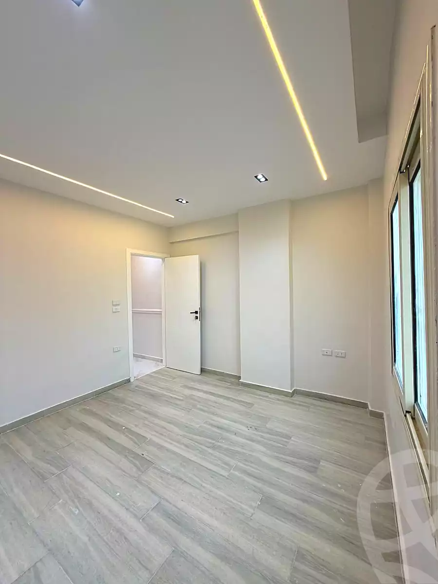 https://aqarmap.com.eg/ar/listing/7179523-for-sale-cairo-6th-of-october-el-ahyaa-neighborhood-3rd-al-hay-al-thalith-st