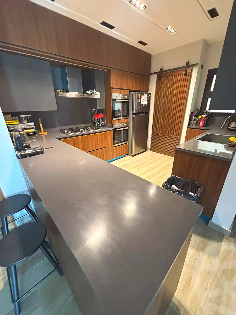 https://aqarmap.com.eg/ar/listing/7180130-for-rent-cairo-el-sheikh-zayed-city-compounds-kmbwnd-wyst-twn-swdyk