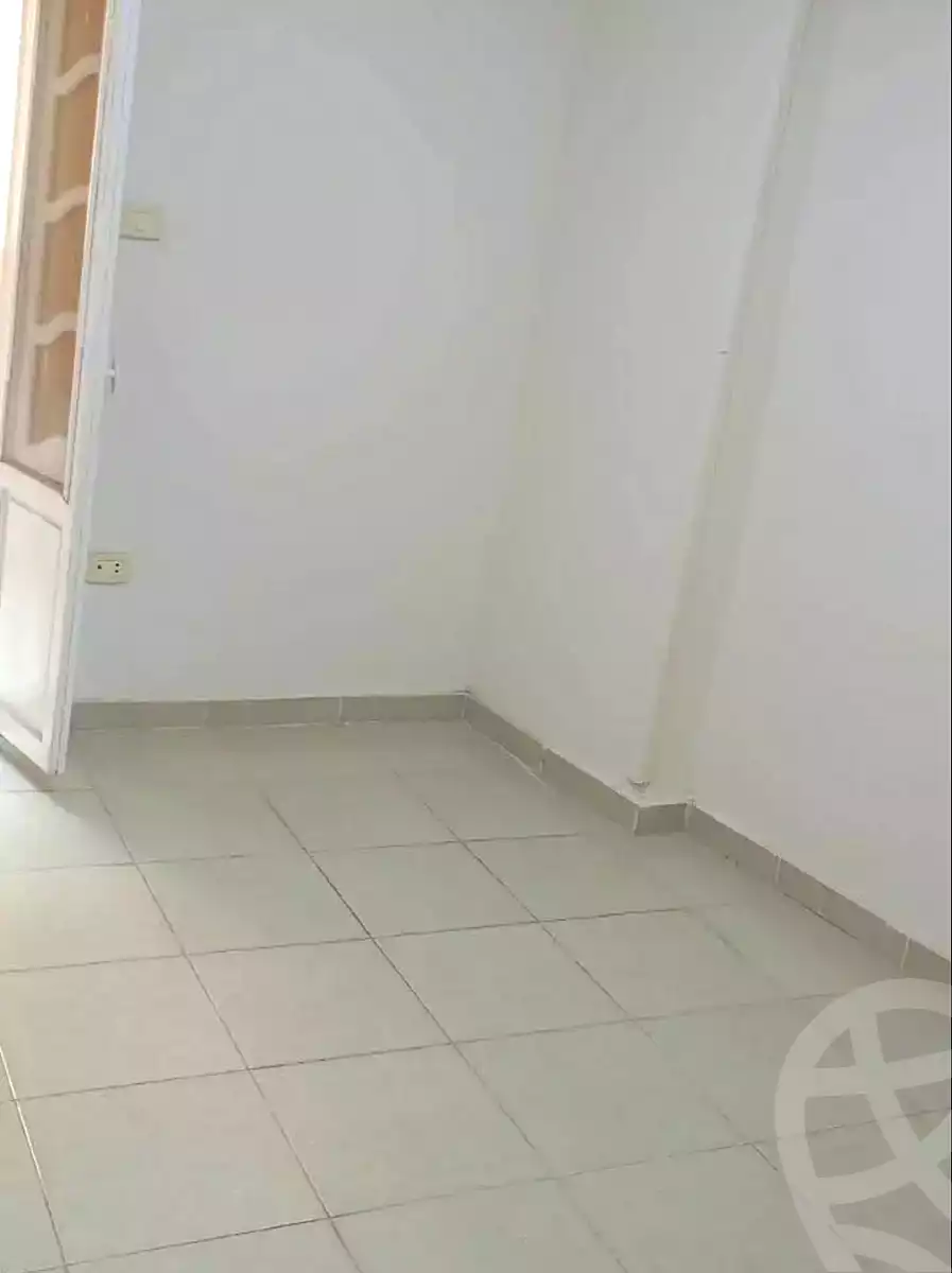 https://aqarmap.com.eg/ar/listing/7181503-for-sale-alexandria-sydy-bshr-sydy-bshr-bhry-gamal-abd-el-nasir-st