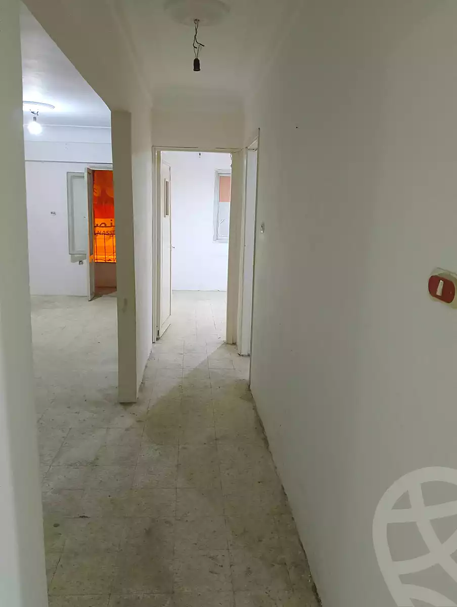 https://aqarmap.com.eg/ar/listing/7177161-for-rent-alexandria-al-agamy-el-hanouvel-el-kholafaa-el-rashdeen-st
