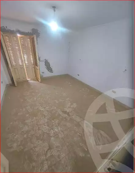 https://aqarmap.com.eg/ar/listing/7181820-for-sale-cairo-helwan-el-shareaa-el-sharby-st