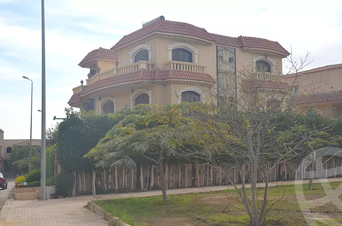 https://aqarmap.com.eg/ar/listing/7182006-for-sale-cairo-el-sheikh-zayed-city-el-hay-el-thaleth-ashaer-lhy-lthlth-shr
