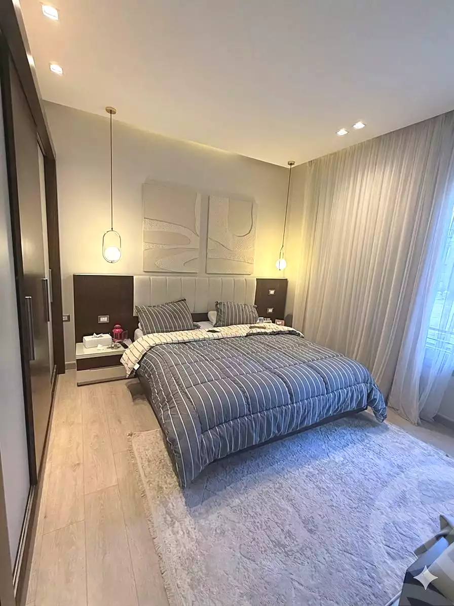 https://aqarmap.com.eg/ar/listing/7182245-for-sale-cairo-new-cairo-compounds-village-gate-mall-palm-hills