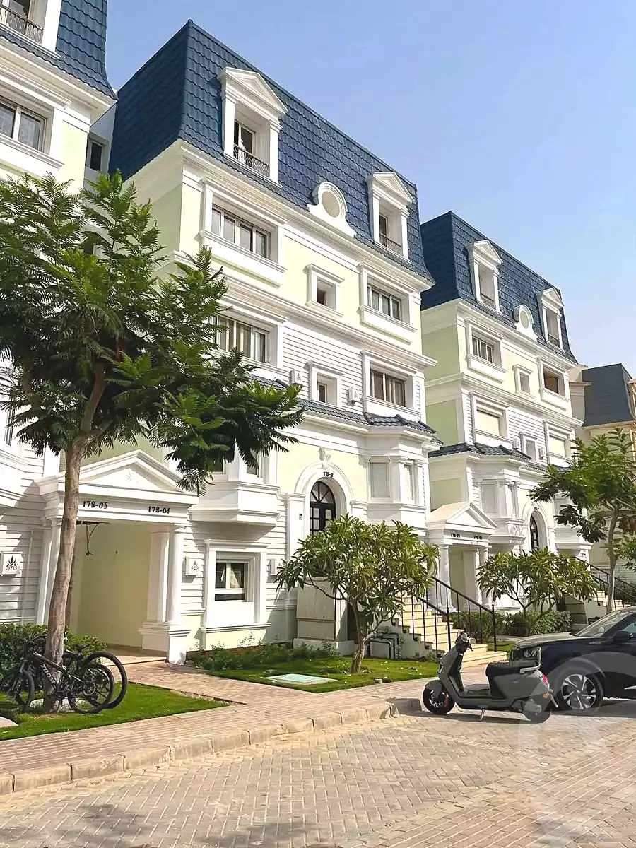 https://aqarmap.com.eg/ar/listing/7184741-for-sale-cairo-new-cairo-compounds-mountain-view-hyde-park