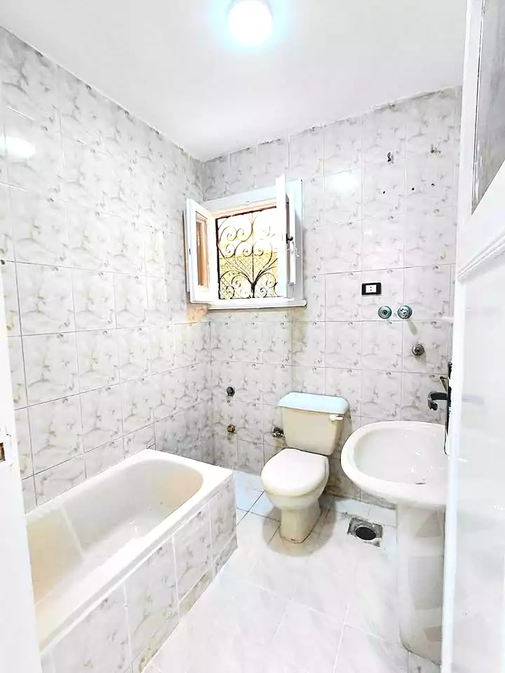 https://aqarmap.com.eg/ar/listing/7186438-for-sale-alexandria-al-agamy-shataa-el-nakheel