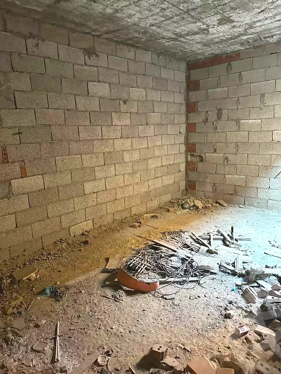 https://aqarmap.com.eg/en/listing/7186657-for-sale-alexandria-al-agamy-el-hanouvel-radwan-st