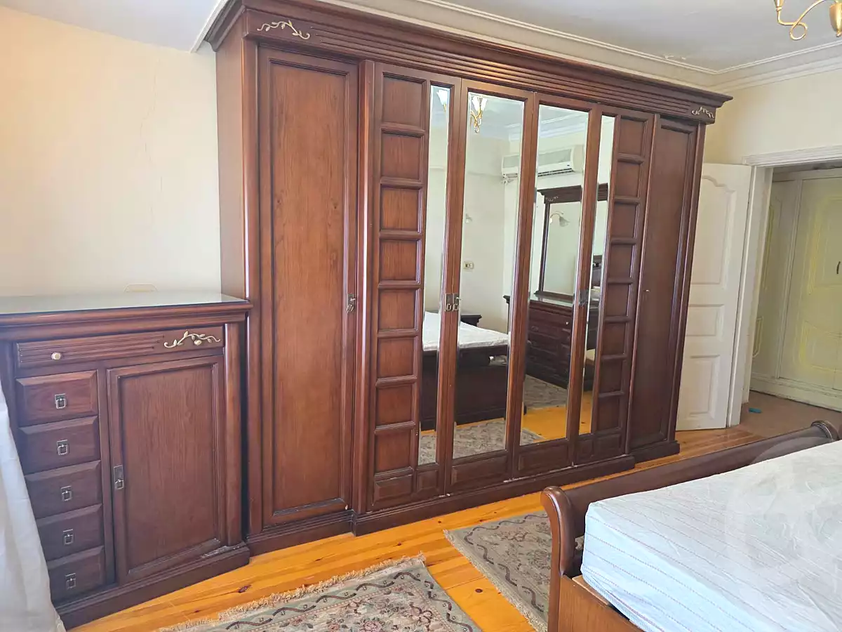 https://aqarmap.com.eg/ar/listing/7187812-for-rent-cairo-6th-of-october-el-hay-el-motamyz-first-touristic-village-el-shaheed-mohammed-abdul-latif-alshimi-st