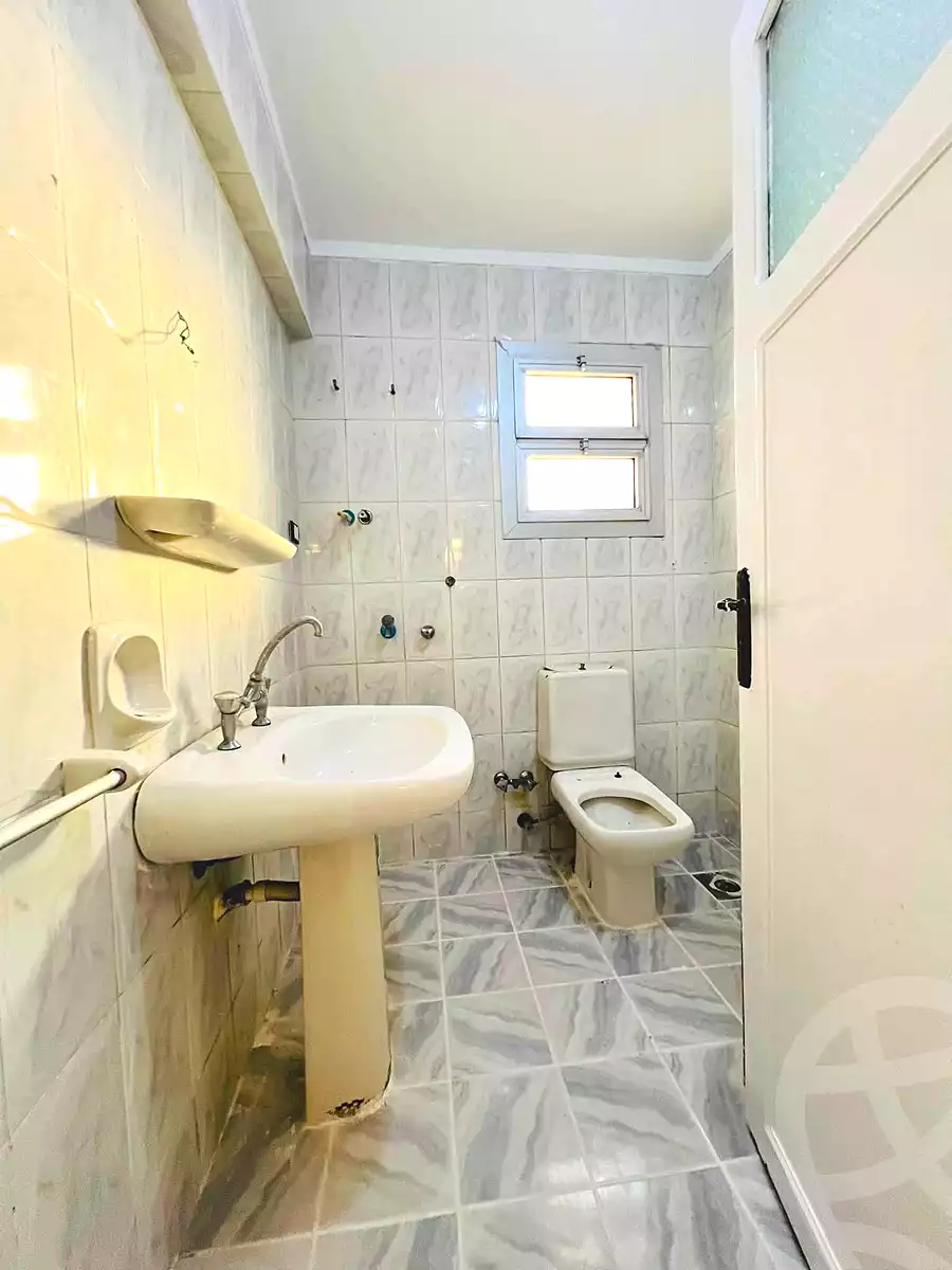 https://aqarmap.com.eg/ar/listing/7188343-for-sale-alexandria-al-agamy-shataa-el-nakheel