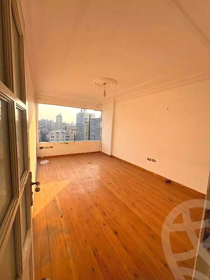 https://aqarmap.com.eg/en/listing/7188985-for-sale-alexandria-ganaklis-shr-mrtdy-bsh