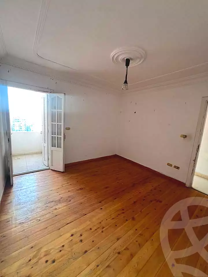 https://aqarmap.com.eg/en/listing/7188985-for-sale-alexandria-ganaklis-shr-mrtdy-bsh