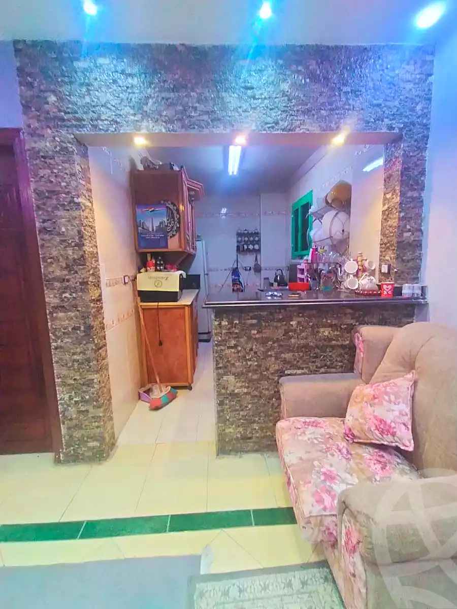 https://aqarmap.com.eg/ar/listing/7189000-for-sale-cairo-helwan-helwan-el-sharkeya-heidar-st