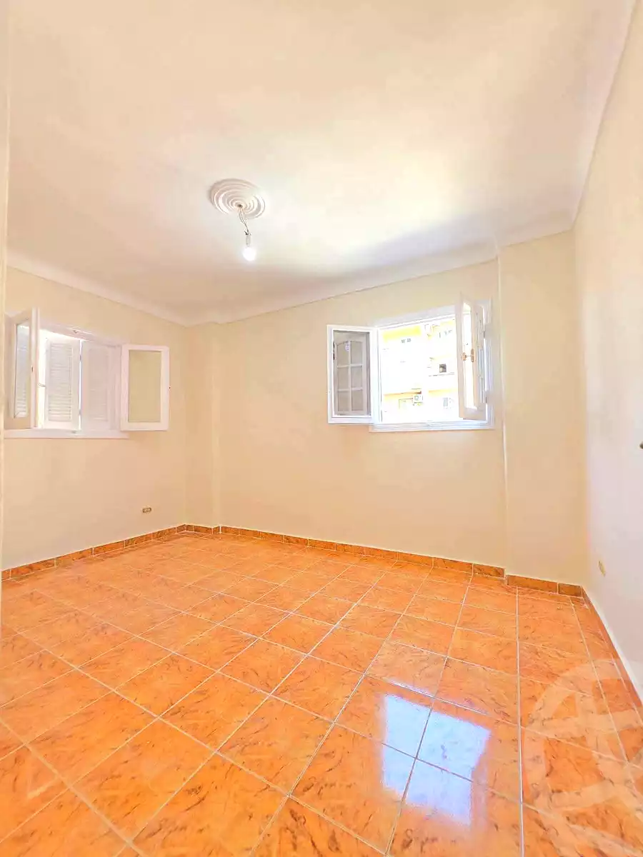https://aqarmap.com.eg/ar/listing/7189503-for-sale-alexandria-el-asafra-l-sfr-bhry