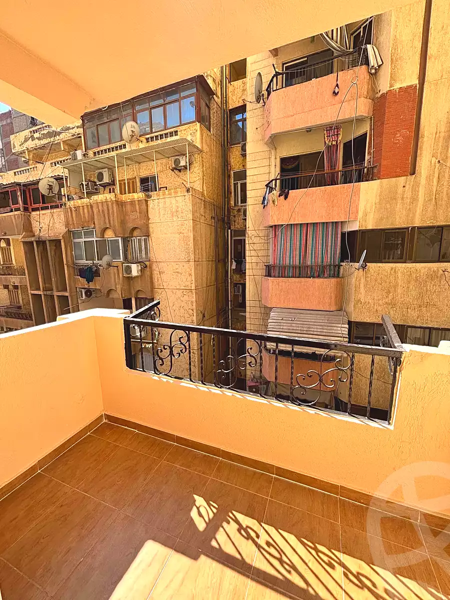 https://aqarmap.com.eg/ar/listing/7192101-for-sale-alexandria-el-asafra-shr-45