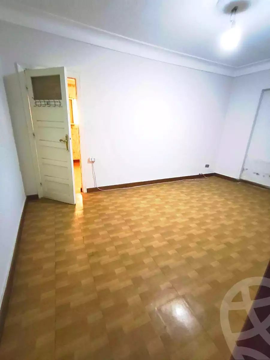 https://aqarmap.com.eg/en/listing/7192699-for-sale-alexandria-el-mandara-alex-el-mandara-bahri