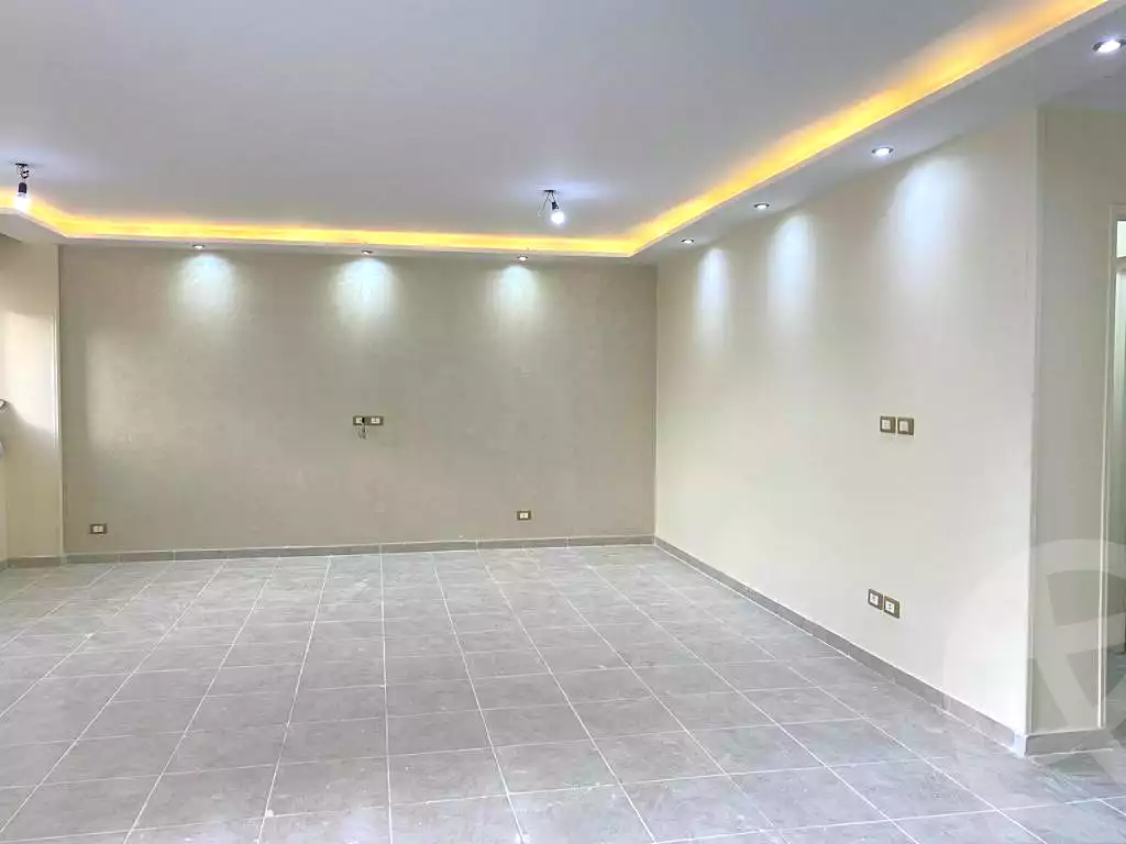 https://aqarmap.com.eg/ar/listing/7192874-for-rent-cairo-new-cairo-lrhb-city-phase-4-saad-zaghloul-st