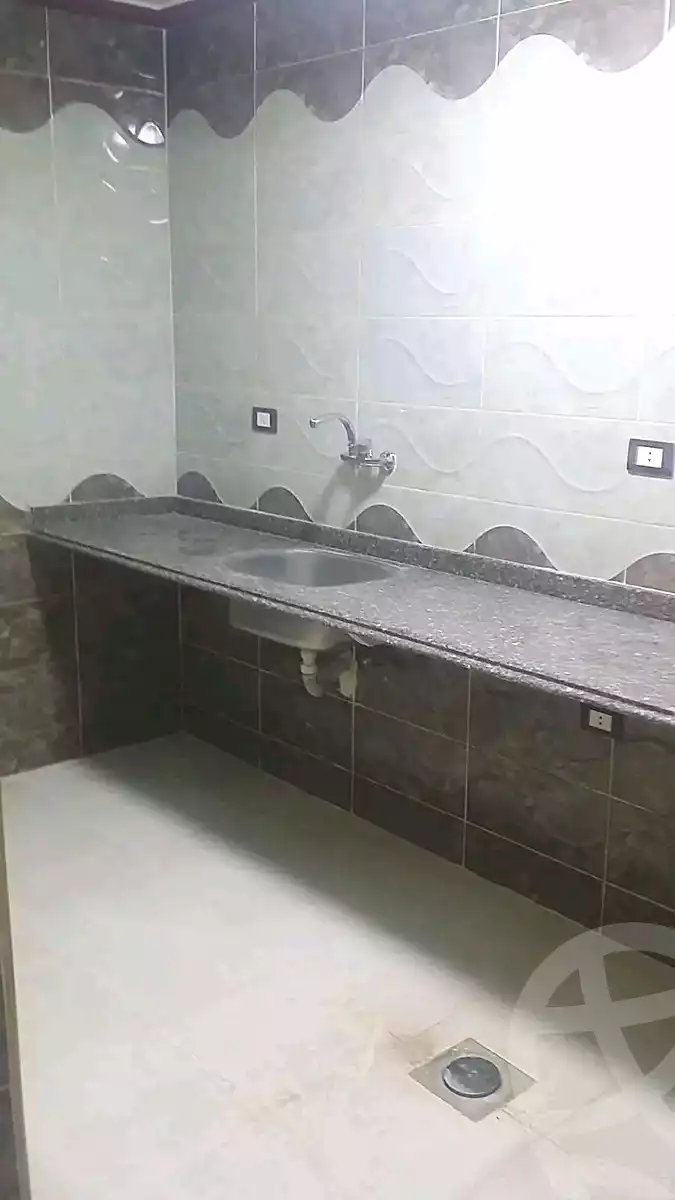 https://aqarmap.com.eg/ar/listing/7194488-for-rent-alexandria-al-agamy-bw-ywsf