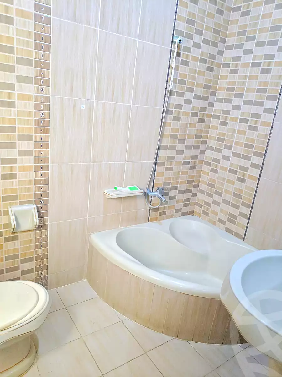 https://aqarmap.com.eg/en/listing/7195024-for-rent-cairo-6th-of-october-el-ahyaa-neighborhood-1st