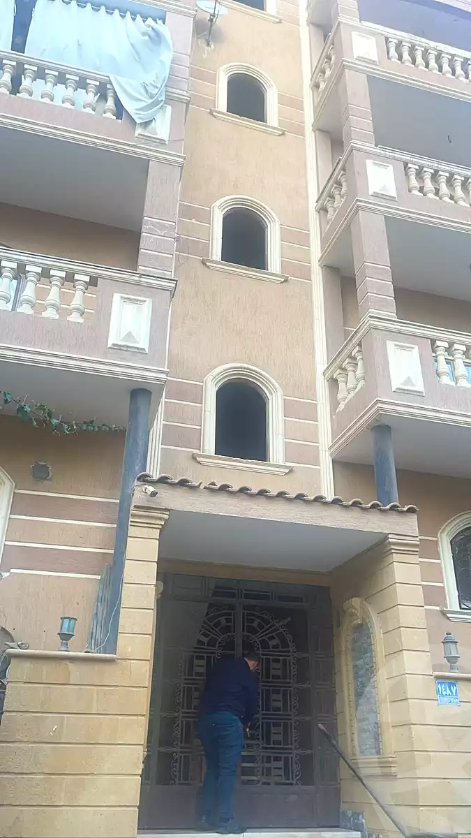 https://aqarmap.com.eg/ar/listing/7195270-for-sale-cairo-6th-of-october-el-ahyaa-neighborhood-3rd-al-hay-al-thalith-st