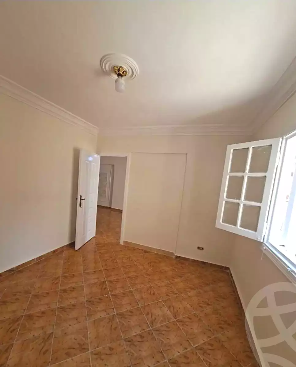 https://aqarmap.com.eg/en/listing/7198264-for-sale-alexandria-el-asafra-al-molazem-basiowni-st
