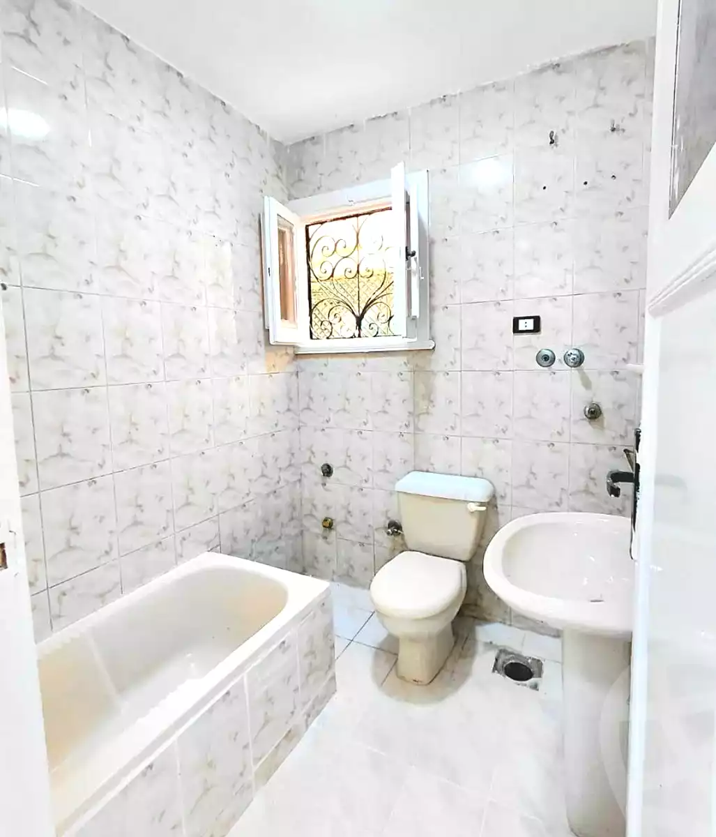 https://aqarmap.com.eg/ar/listing/7198557-for-sale-alexandria-al-agamy-shataa-el-nakheel