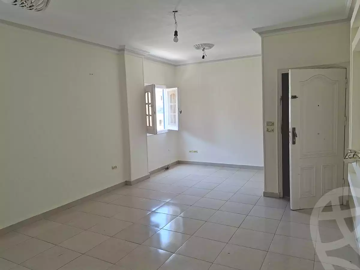 https://aqarmap.com.eg/ar/listing/7198669-for-sale-cairo-6th-of-october-el-ahyaa-neighborhood-3rd-al-hay-al-thalith-st