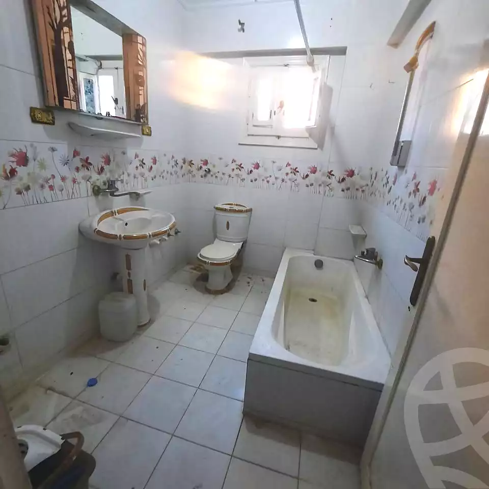 https://aqarmap.com.eg/ar/listing/7200906-for-sale-alexandria-al-agamy-el-hanouvel-al-asdakaa-st