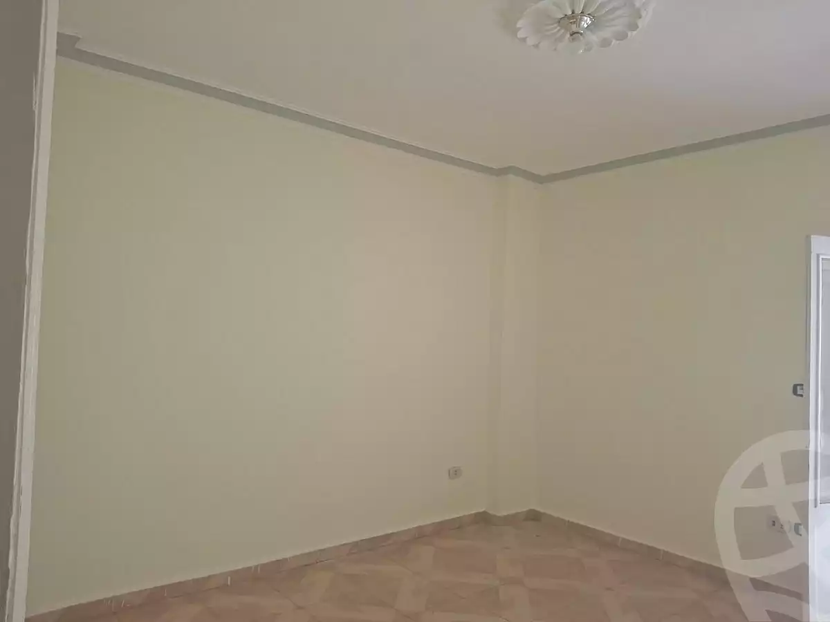 https://aqarmap.com.eg/ar/listing/7201538-for-sale-cairo-6th-of-october-el-ahyaa-neighborhood-3rd-al-hay-al-thalith-st