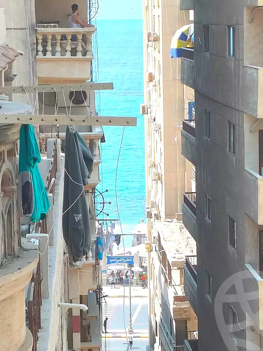https://aqarmap.com.eg/en/listing/7202060-for-sale-alexandria-el-mandara-alex-el-mandara-bahri
