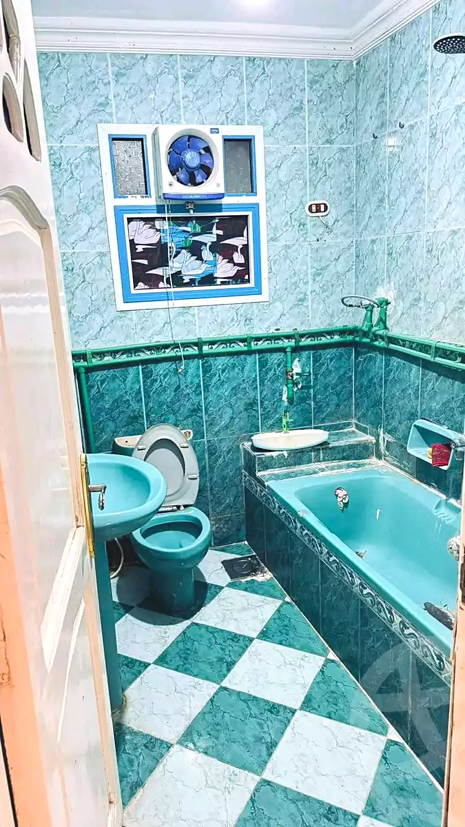 https://aqarmap.com.eg/ar/listing/7202125-for-sale-alexandria-al-agamy-el-hanouvel-el-kholafaa-el-rashdeen-st