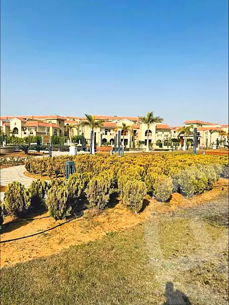 https://aqarmap.com.eg/en/listing/7202789-for-sale-cairo-el-shorouk-compounds-yfy-ryzydns