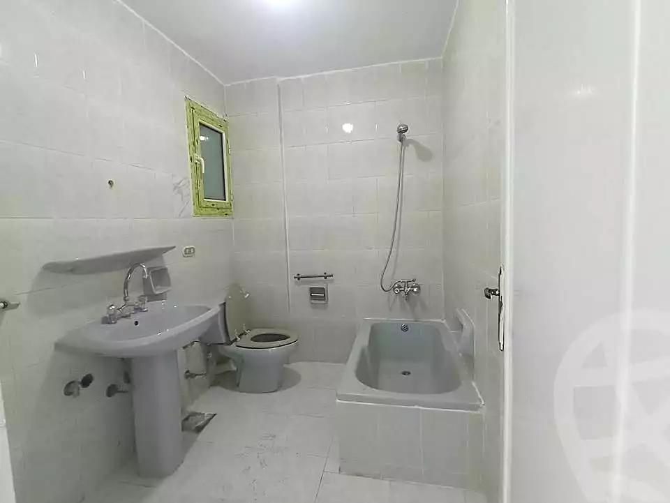 https://aqarmap.com.eg/en/listing/7203417-for-sale-alexandria-al-agamy-shataa-el-nakheel