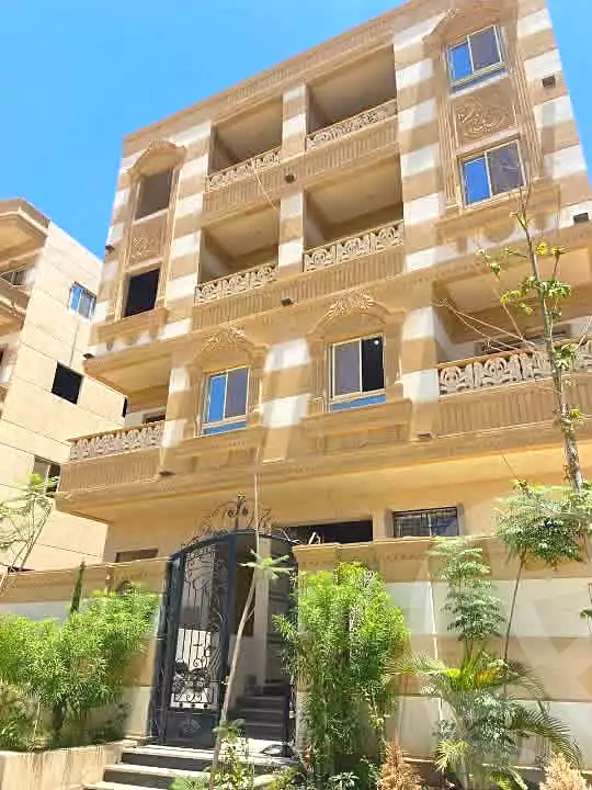 https://aqarmap.com.eg/ar/listing/7204222-for-sale-cairo-badr-city-hai-el-ashgar-featured-neighborhood-el-imam-el-bokhary-st