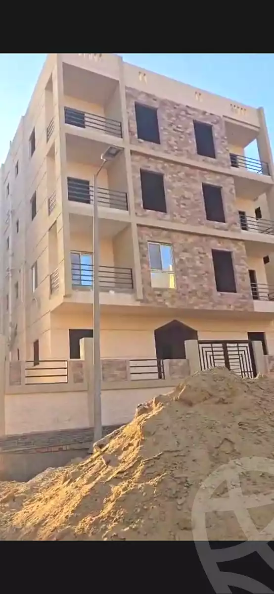 https://aqarmap.com.eg/ar/listing/7204451-for-sale-cairo-badr-city-hai-el-ashgar-featured-neighborhood-el-imam-el-bokhary-st