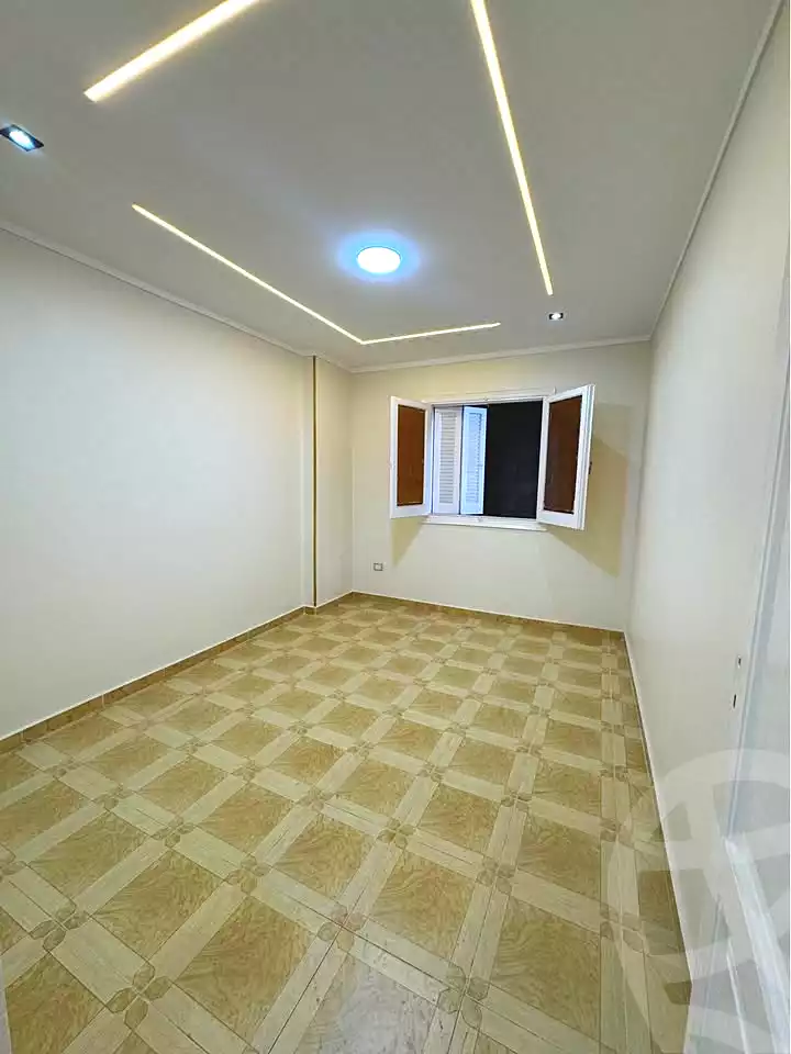 https://aqarmap.com.eg/ar/listing/7204821-for-sale-alexandria-sydy-bshr-sydy-bshr-bhry-shr-mhmwd-l-yswy