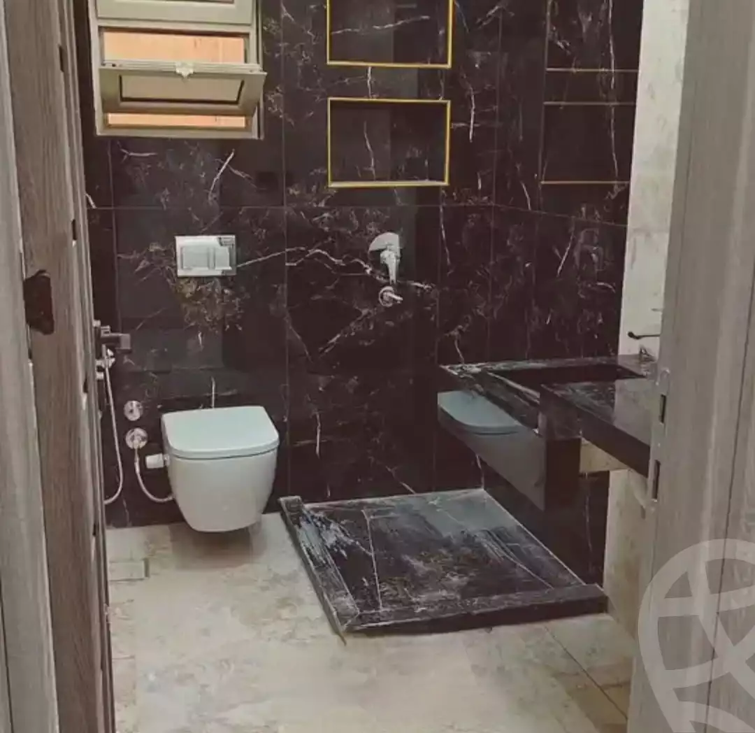 https://aqarmap.com.eg/ar/listing/7205300-for-rent-alexandria-moharram-bey