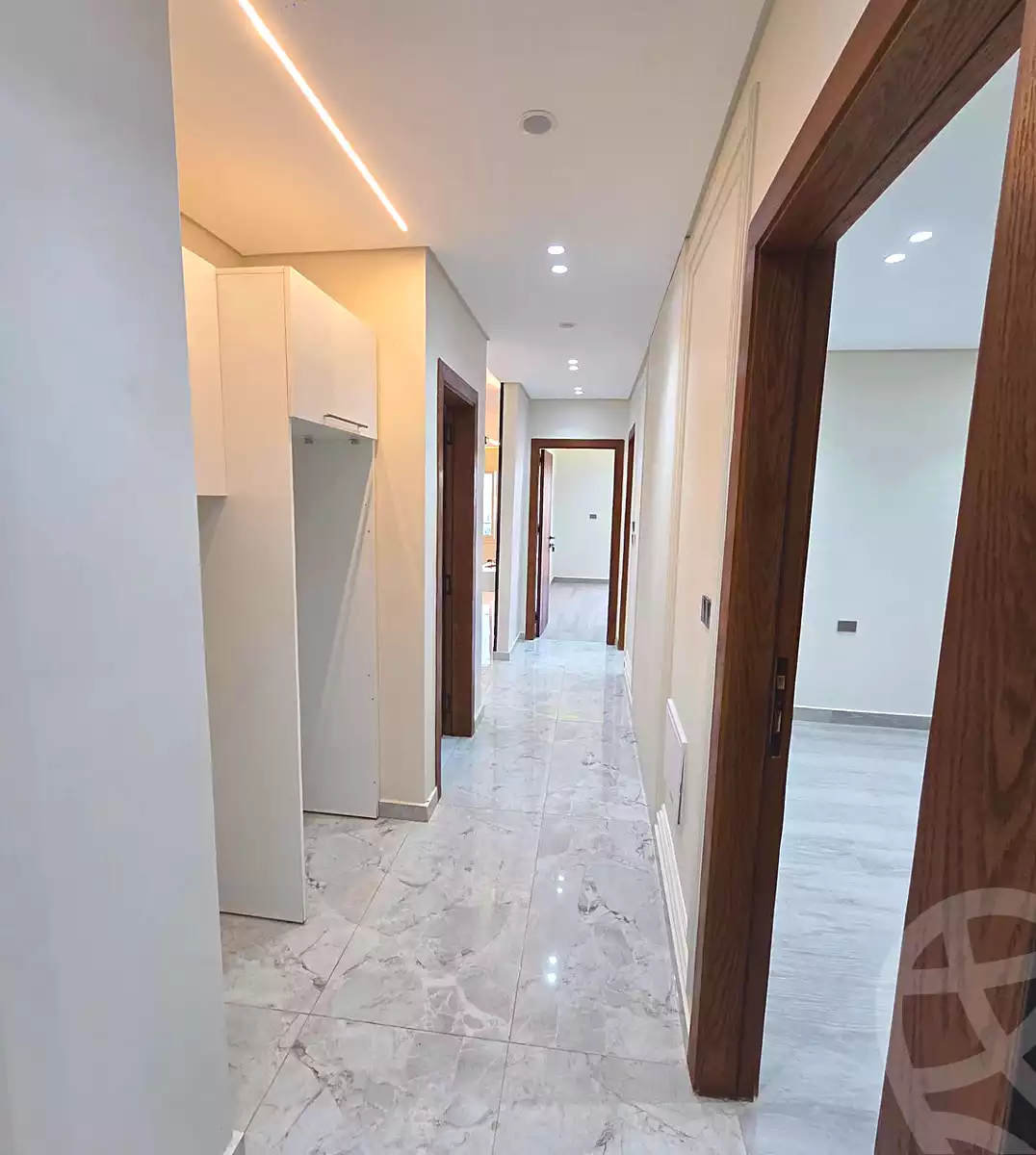 https://aqarmap.com.eg/ar/listing/7205424-for-sale-cairo-el-sheikh-zayed-city-small-investor