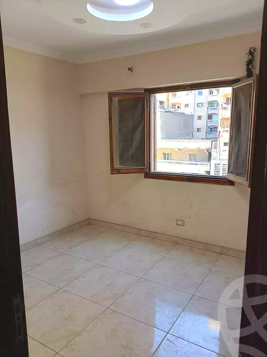 https://aqarmap.com.eg/ar/listing/7205484-for-rent-alexandria-alexandria-marsa-matrouh-rd