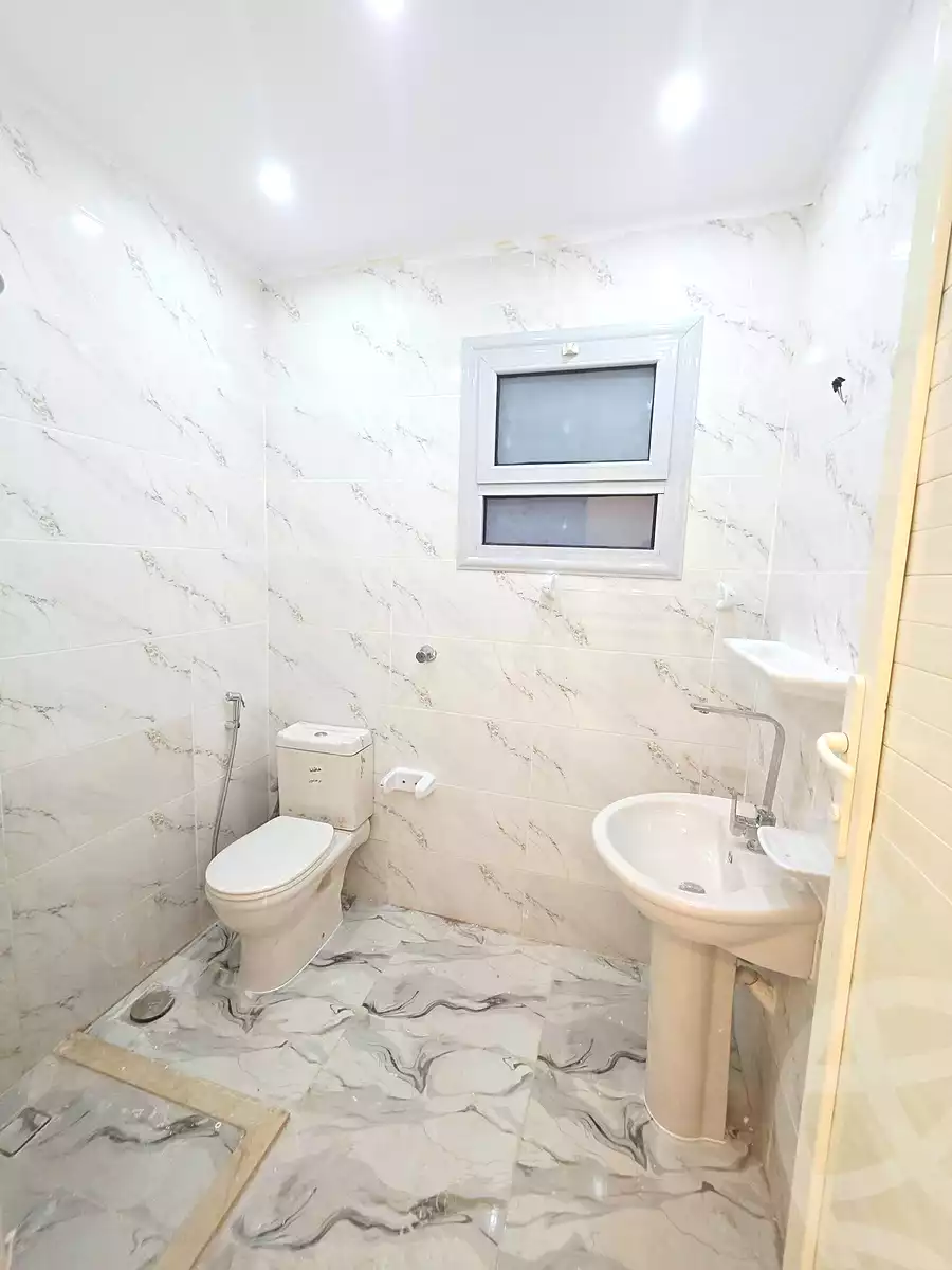 https://aqarmap.com.eg/ar/listing/7205975-for-sale-alexandria-sydy-bshr-sydy-bshr-bhry-shr-mhmd-njyb