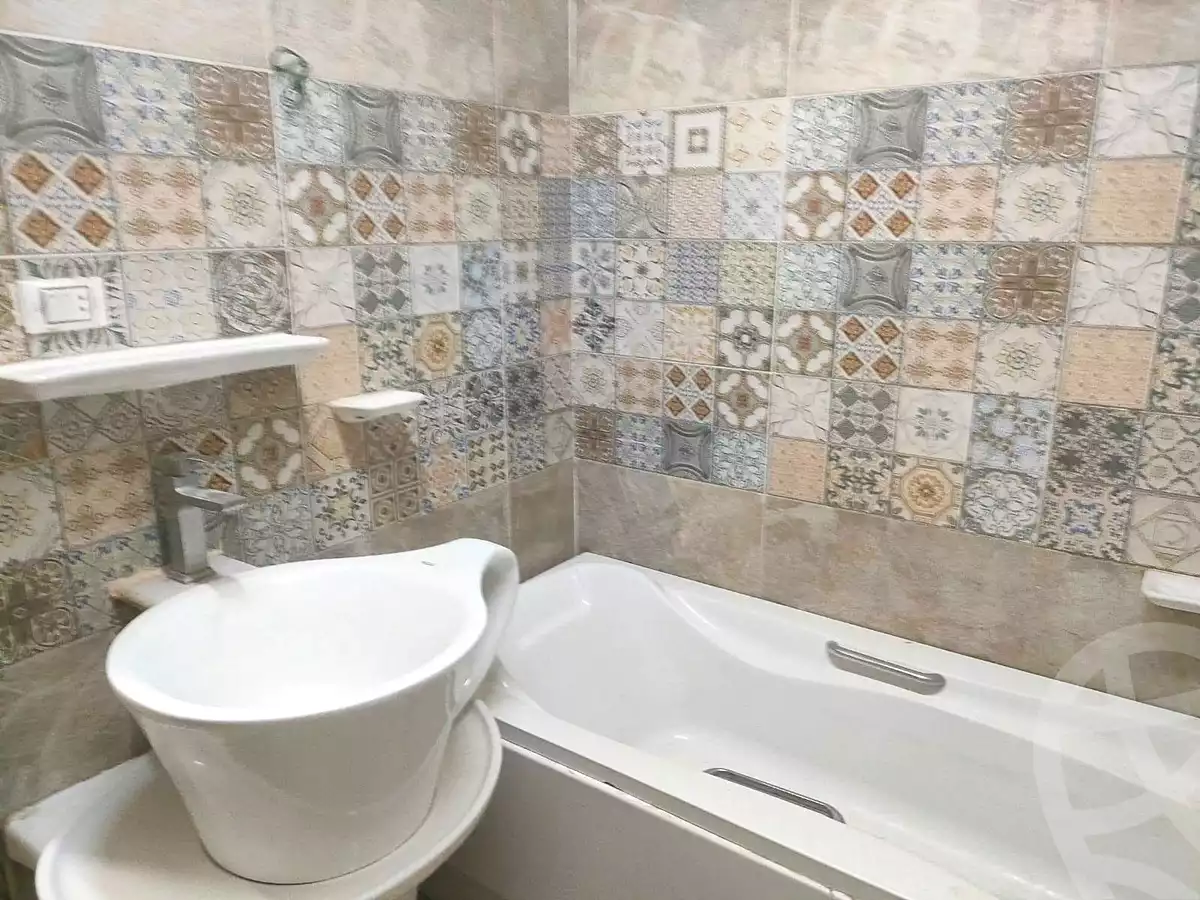 https://aqarmap.com.eg/ar/listing/7206051-for-sale-cairo-el-haram-el-lebeny-soltan-khattab-st