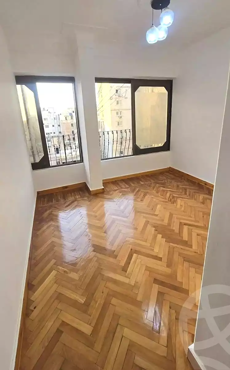 https://aqarmap.com.eg/ar/listing/7206174-for-sale-alexandria-el-mandara-shr-jml-bd-lnsr